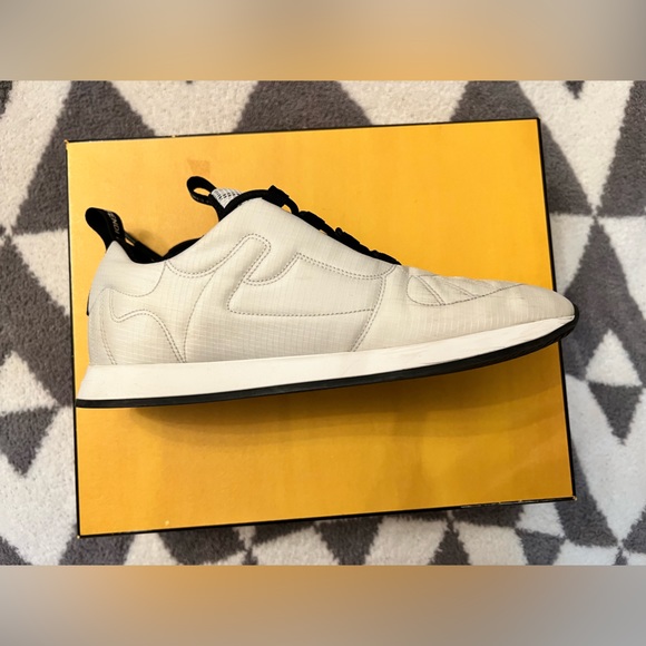 Authentic Fendi sneakers - Picture 8 of 14